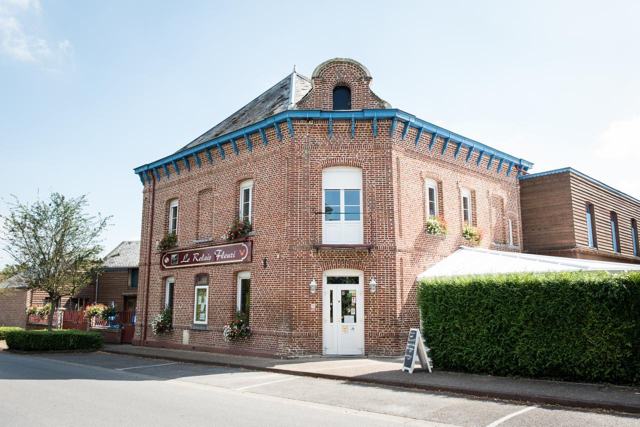 Logis Hotel Restaurant Le Relais Fleuri Vervins Exterior foto